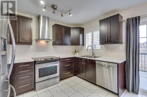 14 Personna Circle, Brampton, ON - Indoor Photo Showing Kitchen With Double Sink