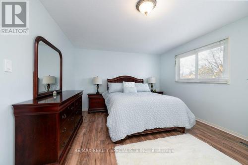 2470 Cobbinshaw Circle, Mississauga, ON - Indoor Photo Showing Bedroom