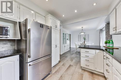 2159 Belgrave Court, Burlington, ON - Indoor Photo Showing Kitchen