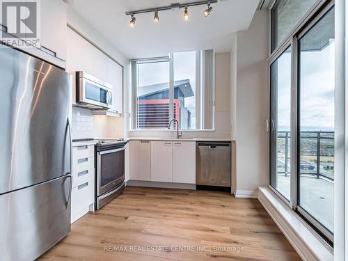 2502 - 75 Eglinton Avenue W, Mississauga, ON - Indoor Photo Showing Kitchen With Stainless Steel Kitchen With Upgraded Kitchen