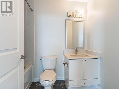 2502 - 75 Eglinton Avenue W, Mississauga, ON - Indoor Photo Showing Bathroom