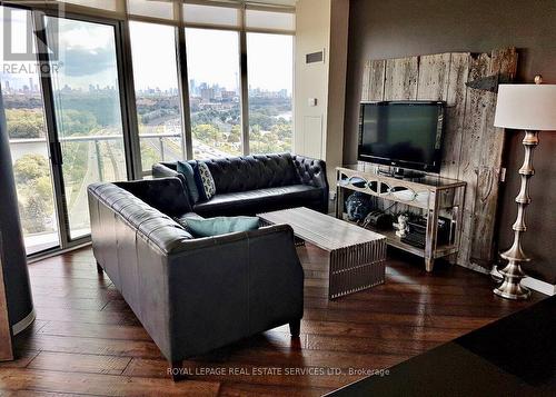 1905 - 15 Windermere Avenue, Toronto, ON - Indoor Photo Showing Living Room