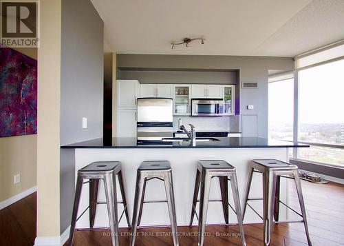 1905 - 15 Windermere Avenue, Toronto, ON - Indoor Photo Showing Kitchen