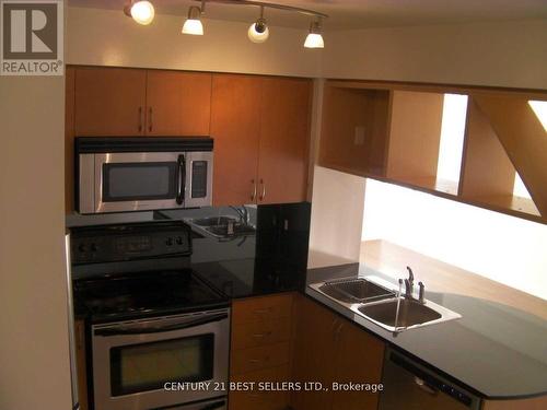 1802 - 4080 Living Arts Drive, Mississauga, ON - Indoor Photo Showing Kitchen With Double Sink