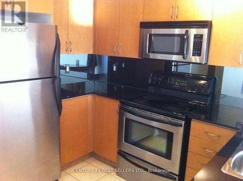 1802 - 4080 Living Arts Drive, Mississauga, ON - Indoor Photo Showing Kitchen With Stainless Steel Kitchen