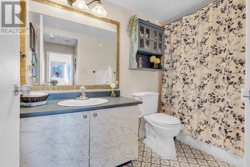 1701 - 145 Hillcrest Avenue, Mississauga, ON - Indoor Photo Showing Bathroom