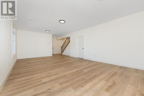 38 Faith Drive, Mapleton, ON - Indoor Photo Showing Other Room