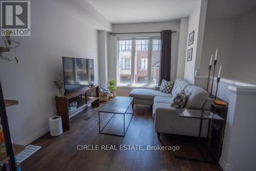 4 Could Lane, Hamilton, ON - Indoor Photo Showing Living Room