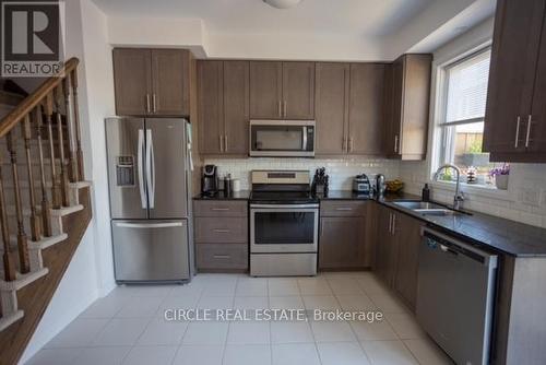 4 Could Lane, Hamilton, ON - Indoor Photo Showing Kitchen With Double Sink