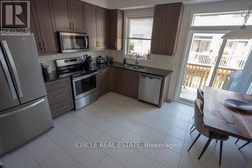 4 Could Lane, Hamilton, ON - Indoor Photo Showing Kitchen