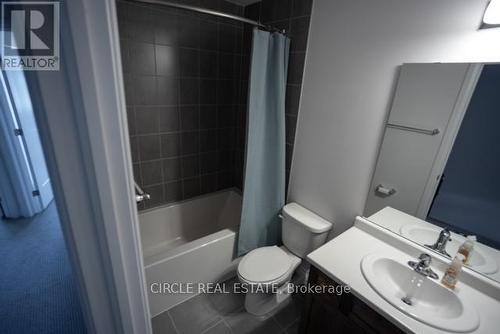 4 Could Lane, Hamilton, ON - Indoor Photo Showing Bathroom