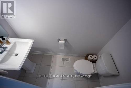 4 Could Lane, Hamilton, ON - Indoor Photo Showing Bathroom