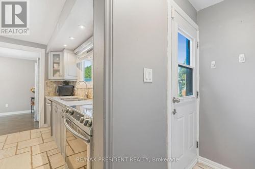 6 Rideau Crescent, Hamilton, ON - Indoor Photo Showing Kitchen