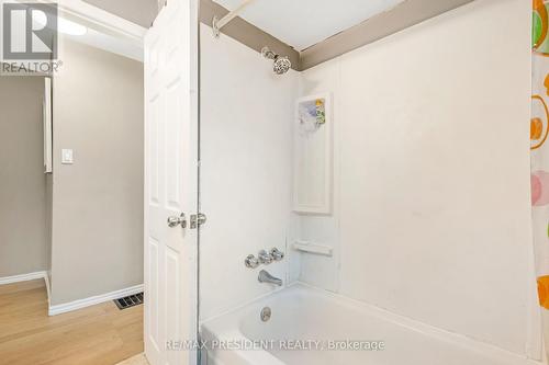 6 Rideau Crescent, Hamilton, ON - Indoor Photo Showing Bathroom