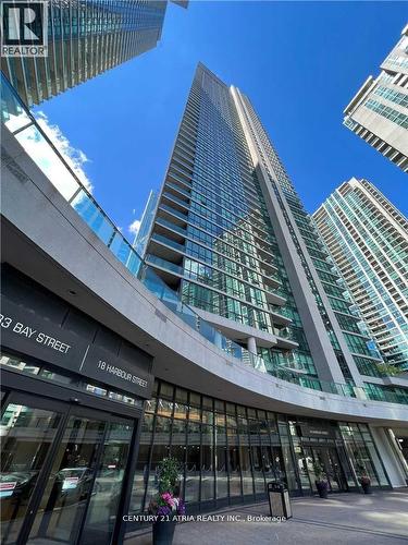 704 - 18 Harbour Street, Toronto, ON - Outdoor