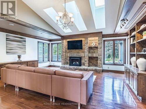 355 Golf Links Road, Hamilton, ON - Indoor Photo Showing Living Room With Fireplace