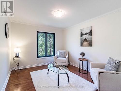 355 Golf Links Road, Hamilton, ON - Indoor Photo Showing Living Room