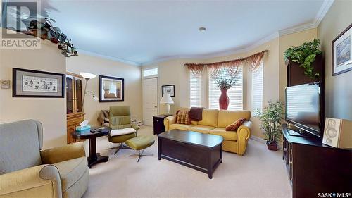 304 2925 14Th Avenue, Regina, SK - Indoor Photo Showing Living Room