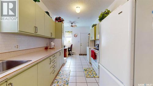 304 2925 14Th Avenue, Regina, SK - Indoor Photo Showing Kitchen