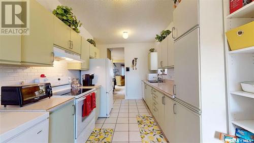 304 2925 14Th Avenue, Regina, SK - Indoor Photo Showing Kitchen