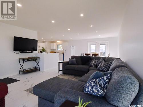 1003 Thrasher Street, Rosetown, SK - Indoor Photo Showing Living Room