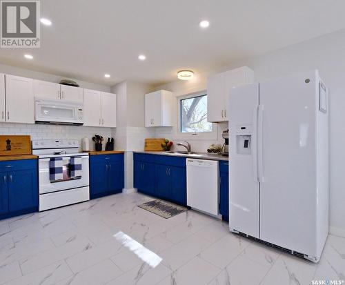 1003 Thrasher Street, Rosetown, SK - Indoor Photo Showing Kitchen