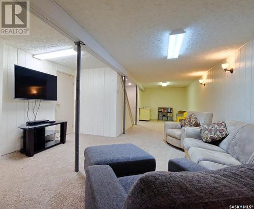 1003 Thrasher Street, Rosetown, SK - Indoor Photo Showing Living Room