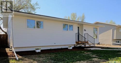 1003 Thrasher Street, Rosetown, SK - Outdoor With Exterior