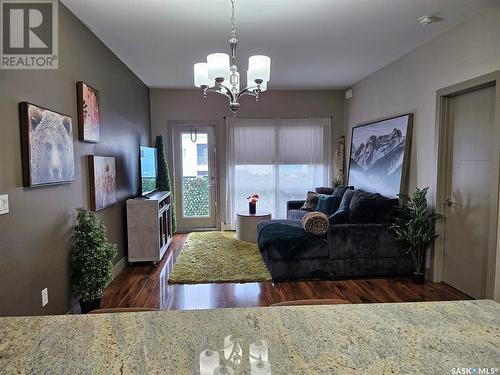 212 115 Willowgrove Crescent, Saskatoon, SK - Indoor Photo Showing Living Room