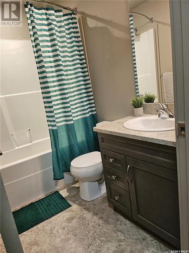 212 115 Willowgrove Crescent, Saskatoon, SK - Indoor Photo Showing Bathroom