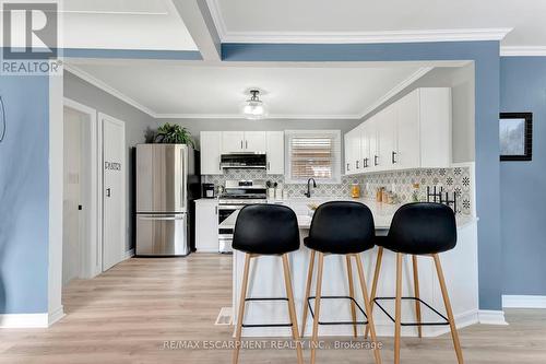 77 Inchlee Drive, Hamilton, ON - Indoor Photo Showing Kitchen