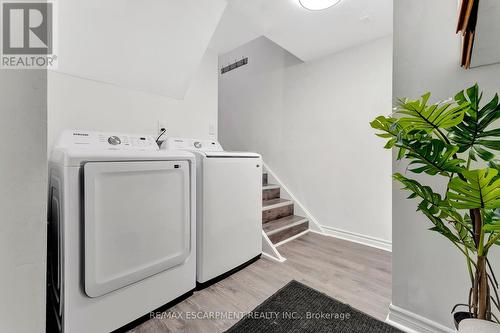 77 Inchlee Drive, Hamilton, ON - Indoor Photo Showing Laundry Room