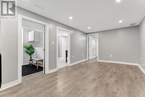 77 Inchlee Drive, Hamilton, ON - Indoor Photo Showing Other Room