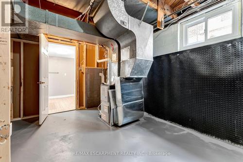 77 Inchlee Drive, Hamilton, ON - Indoor Photo Showing Basement