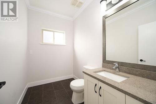 60 Hudsons Bay Trail Unit# 105, Kamloops, BC - Indoor Photo Showing Bathroom