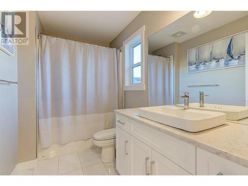 2893 Robinson Road Unit# 13, Lake Country, BC - Indoor Photo Showing Bathroom