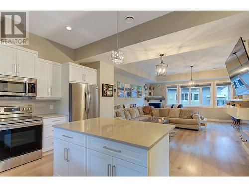 2893 Robinson Road Unit# 13, Lake Country, BC - Indoor Photo Showing Kitchen