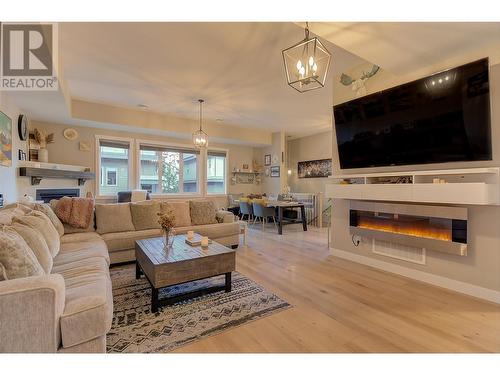 2893 Robinson Road Unit# 13, Lake Country, BC - Indoor Photo Showing Living Room With Fireplace