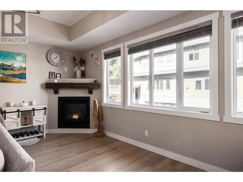 2893 Robinson Road Unit# 13, Lake Country, BC - Indoor Photo Showing Living Room With Fireplace