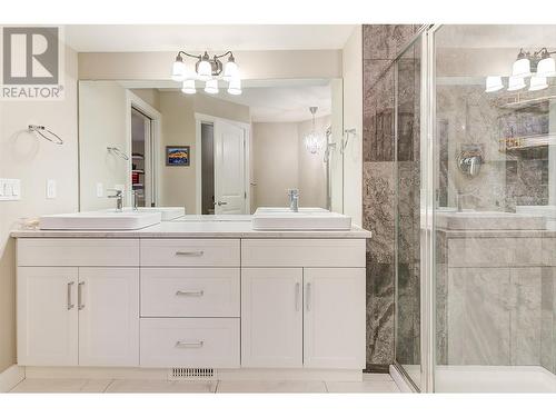 2893 Robinson Road Unit# 13, Lake Country, BC - Indoor Photo Showing Bathroom