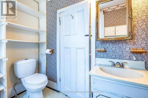 129 North Street N, Clarington (Newcastle), ON - Indoor Photo Showing Bathroom