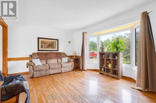 18 Laver Crescent, Trent Hills (Warkworth), ON - Indoor Photo Showing Living Room