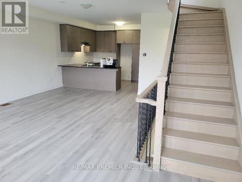 21 Bluebird Lane, Barrie, ON - Indoor Photo Showing Kitchen