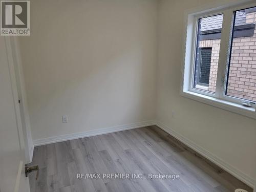 21 Bluebird Lane, Barrie, ON - Indoor Photo Showing Other Room