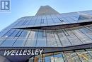 612 - 11 Wellesley Street W, Toronto, ON  - Outdoor 