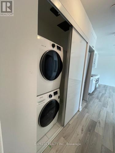 201 - 195 Redpath Avenue, Toronto, ON - Indoor Photo Showing Laundry Room