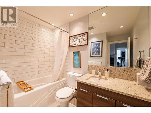 710 Vernon Street Unit# 315, Nelson, BC - Indoor Photo Showing Bathroom