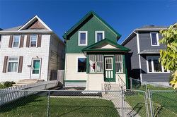 524 Home ST  Winnipeg, MB R3G 1X7