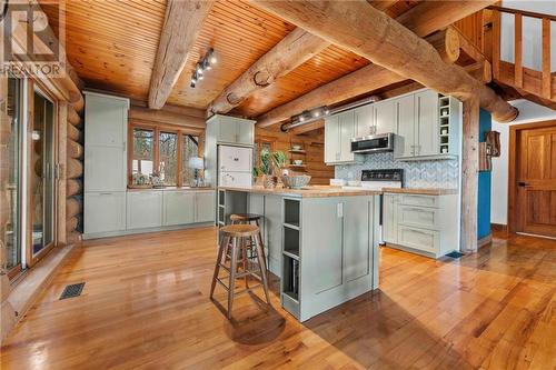 644 Rice Line, Douglas, ON - Indoor Photo Showing Kitchen