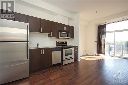 429 Kent Street Unit#517, Ottawa, ON - Indoor Photo Showing Kitchen